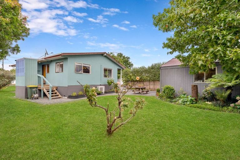 Photo of property in 17 Te Moau Avenue, Parakai, 0830