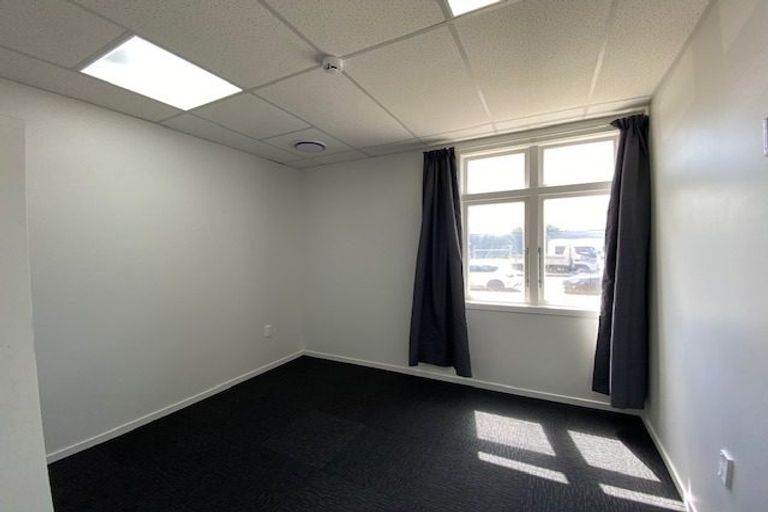 Photo of property in 34 Willis Street, Palmerston North, 4410