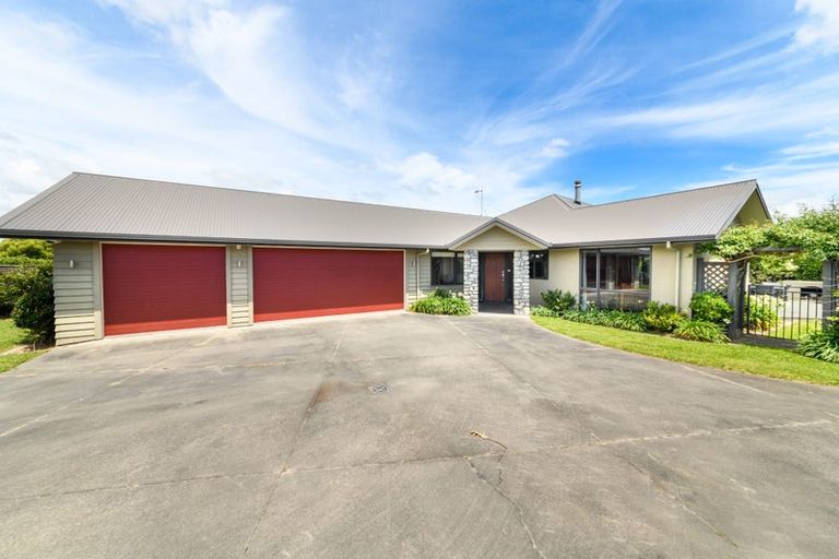Photo of property in 57 Chestnut Close, Kelvin Grove, Palmerston North, 4414