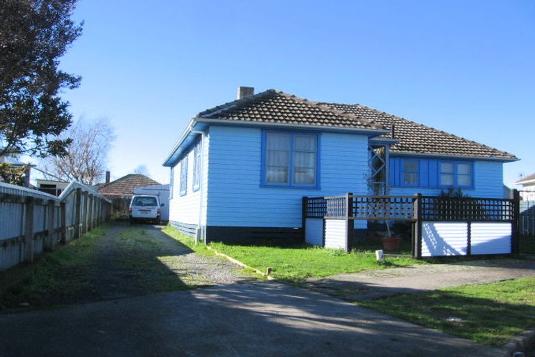 Photo of property in 23 Esk Street, Roslyn, Palmerston North, 4414