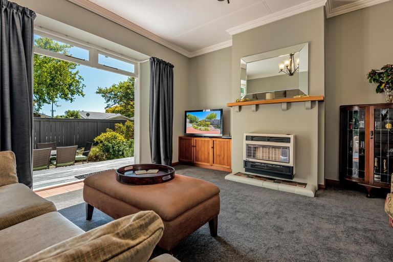 Photo of property in 34 Florence Avenue, Palmerston North, 4414