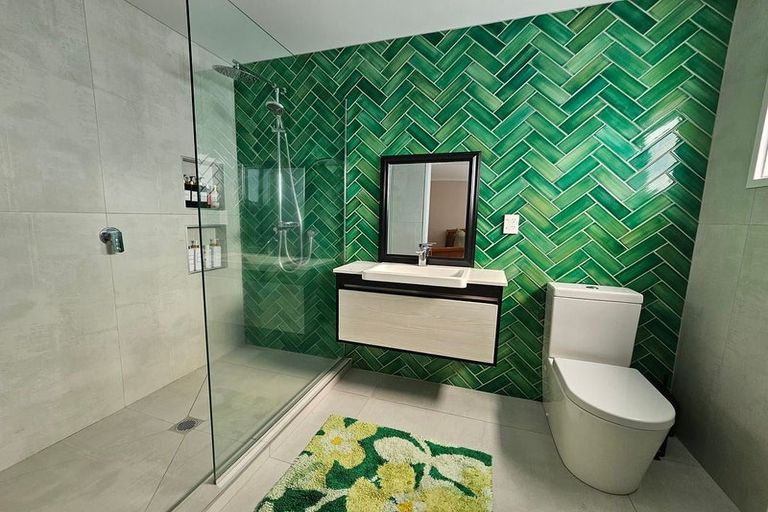Photo of property in 18 Humariri Street, Point Chevalier, Auckland, 1022