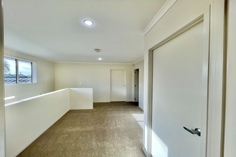 Photo of property in 18 Akeake Lane, Manurewa, Auckland, 2102