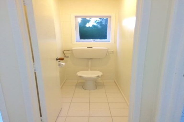 Photo of property in 13 Rossmore Terrace, Murrays Bay, Auckland, 0630