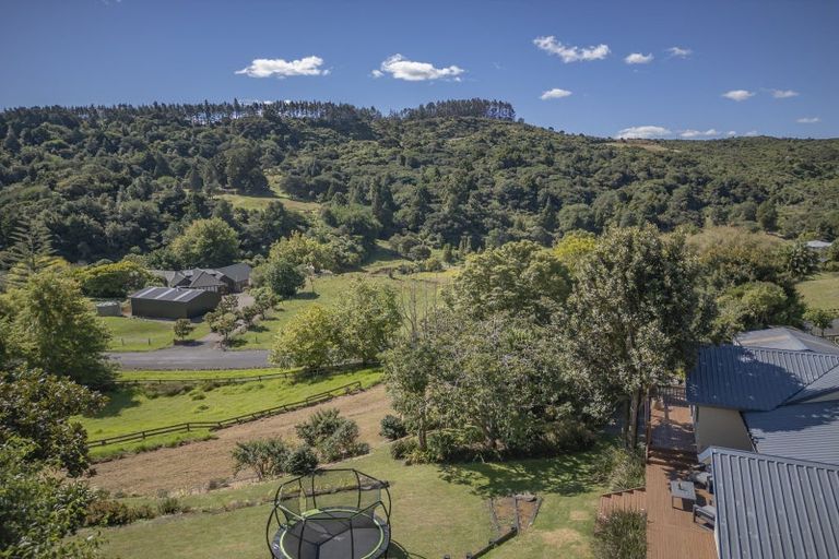 Photo of property in 248 Kauri View Road, Opaheke, Papakura, 2584