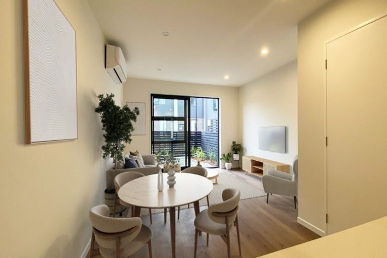 Photo of property in 9/327 Glengarry Road, Glen Eden, Auckland, 0602