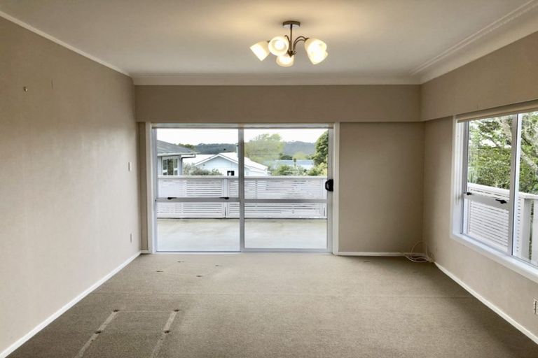 Photo of property in 100 Rosier Road, Glen Eden, Auckland, 0602