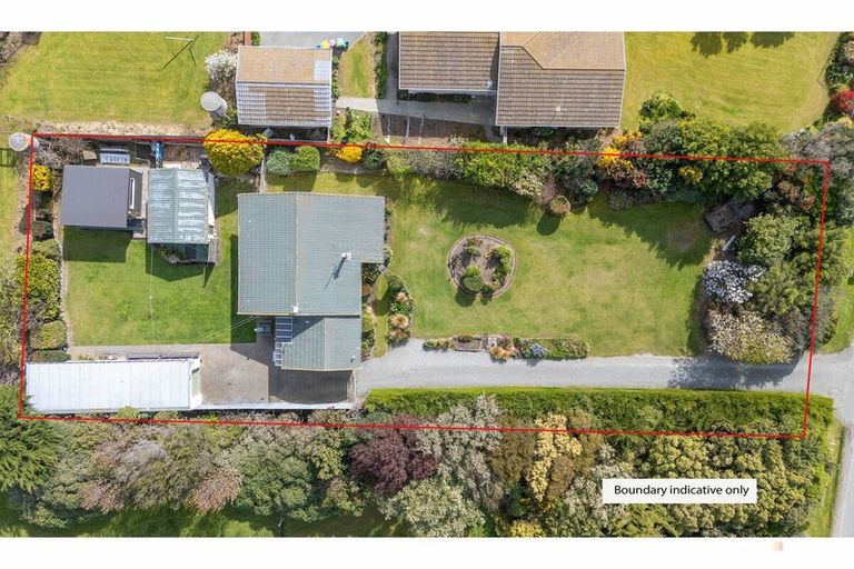 Photo of property in 14 Waimate Highway, Saint Andrews, 7988