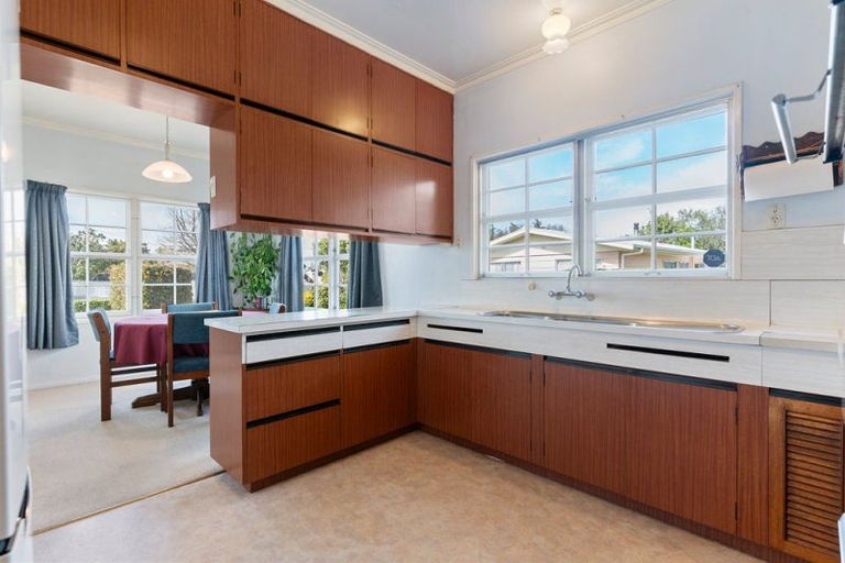 Photo of property in 16 Hogg Crescent, Masterton, 5810