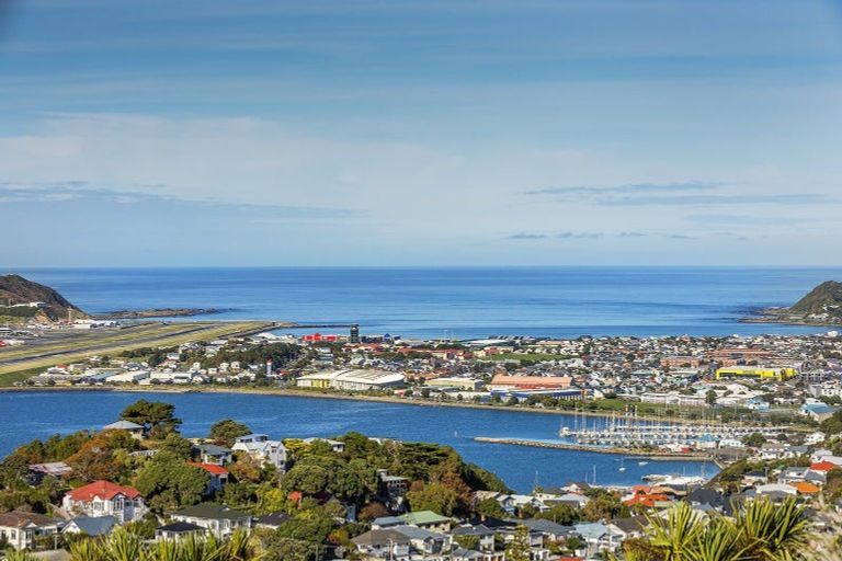 Photo of property in 56a Roseneath Terrace, Roseneath, Wellington, 6011