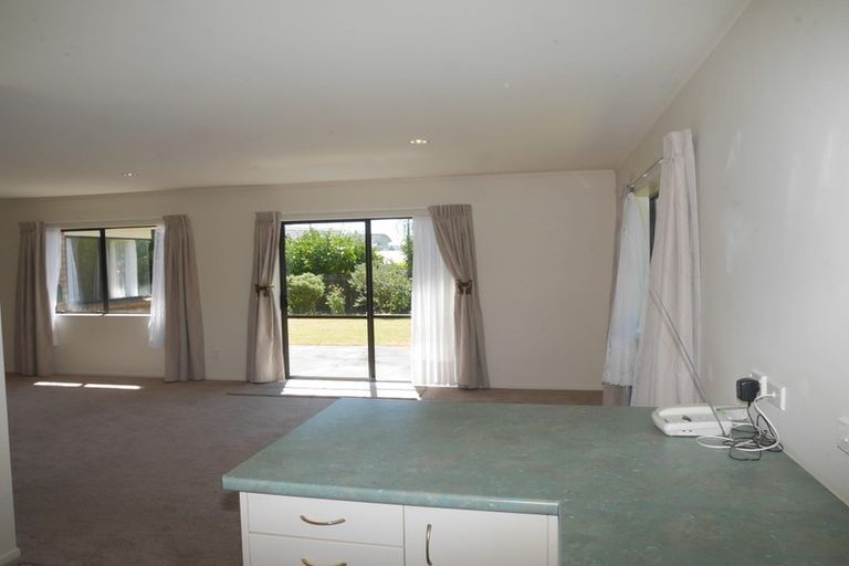 Photo of property in 125 Queens Road, Waikanae Beach, Waikanae, 5036