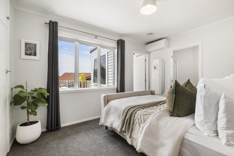 Photo of property in 2/40 Hebron Road, Waiake, Auckland, 0630