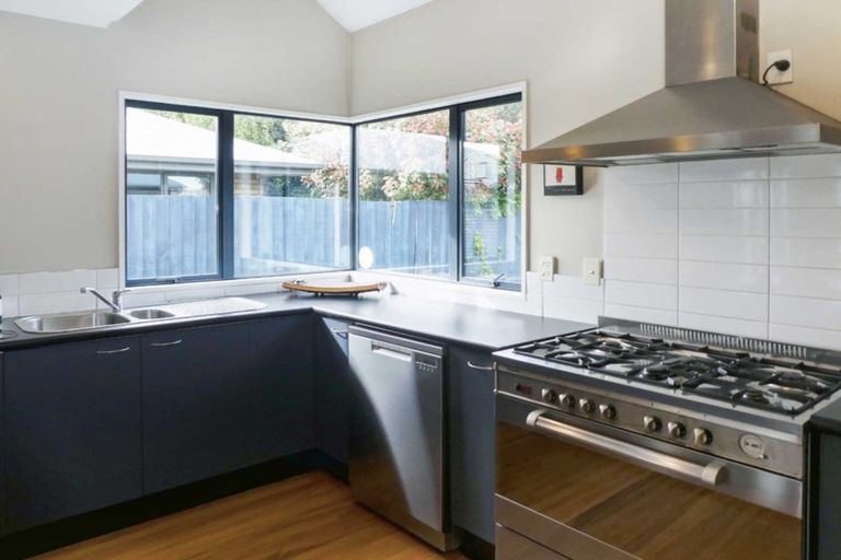 Photo of property in 21 Winton Street, St Albans, Christchurch, 8014