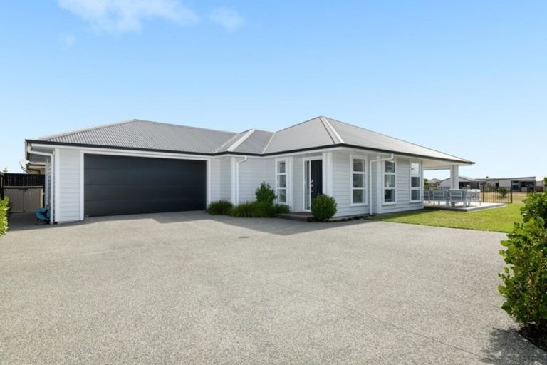 Photo of property in 5 Jeffs Way, Papamoa Beach, Papamoa, 3118