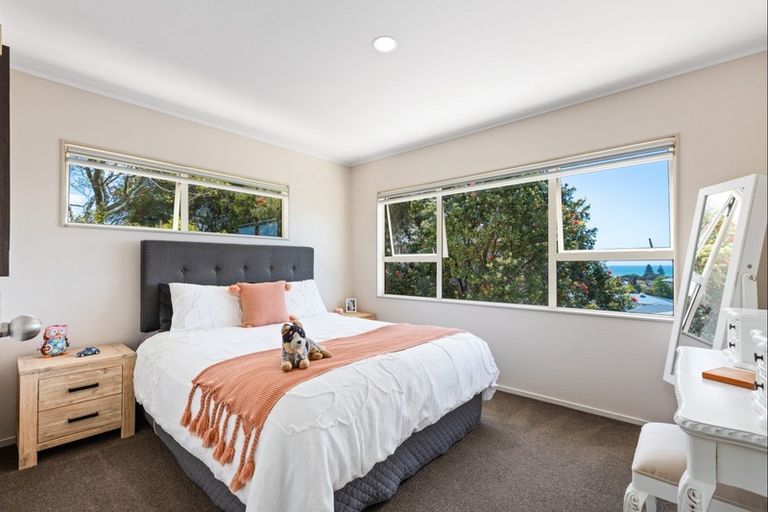 Photo of property in 13 Orewa Heights Crescent, Orewa, 0931