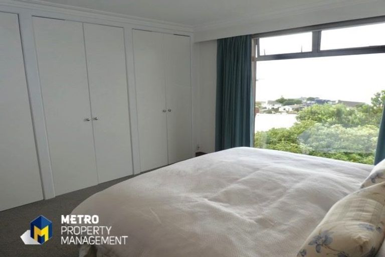 Photo of property in 68 Cliffs Road, Saint Clair, Dunedin, 9012