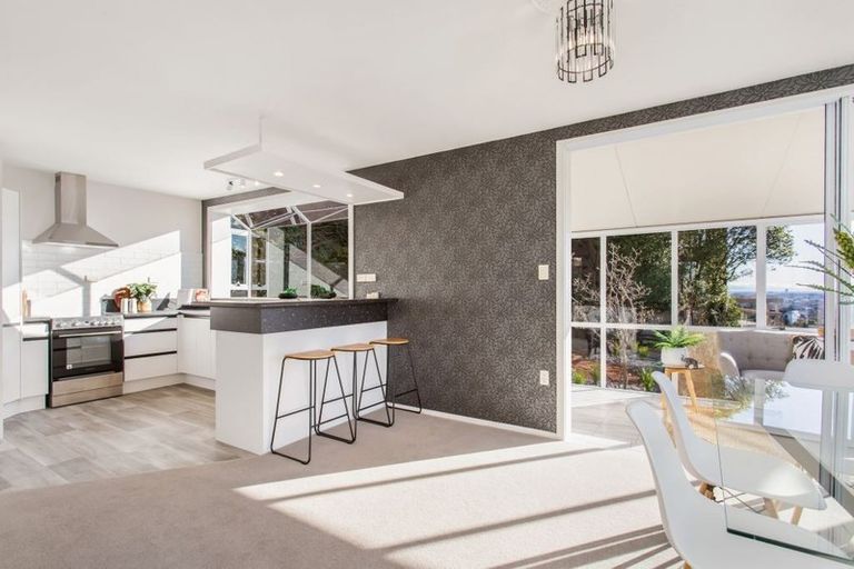 Photo of property in 1/39 Whareora Terrace, Cashmere, Christchurch, 8022