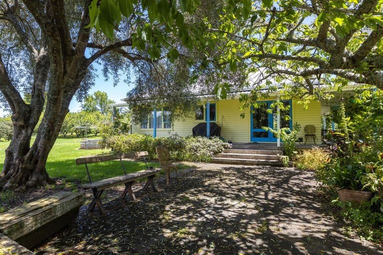 Photo of property in 76 Riverland Road, Kumeu, 0892