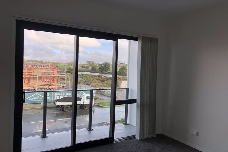 Photo of property in 59 Hayfield Way, Karaka, Papakura, 2113