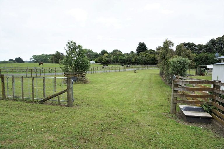 Photo of property in 197 Takapu Road, Manakau, Levin, 5573