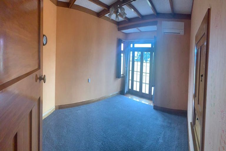 Photo of property in 68 Roberts Line, Kelvin Grove, Palmerston North, 4414