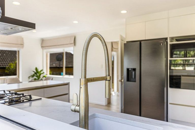 Photo of property in 54 Black Teal Close, Unsworth Heights, Auckland, 0632