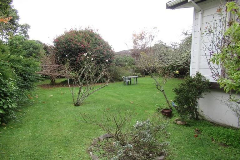 Photo of property in 345 Te Moana Road, Waikanae, 5036