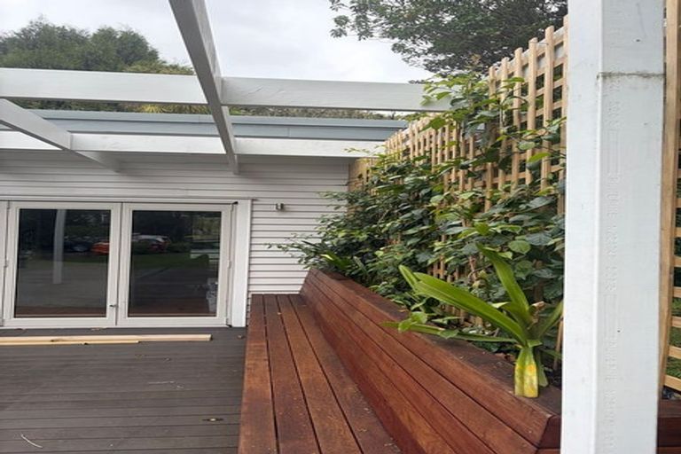 Photo of property in 1078 Scenic Drive North, Swanson, Auckland, 0816
