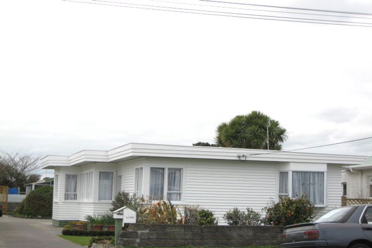 Photo of property in 2/5 Rainsford Street, Moturoa, New Plymouth, 4310