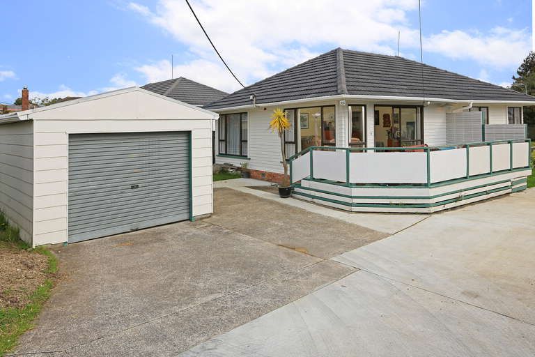 Photo of property in 45 Fairdene Avenue, Henderson, Auckland, 0610