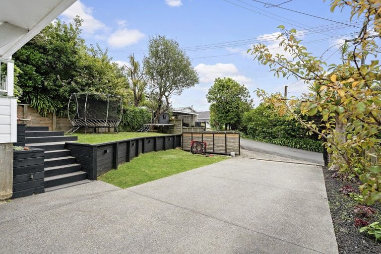 Photo of property in 5 Manuka Terrace, Eastbourne, Lower Hutt, 5013