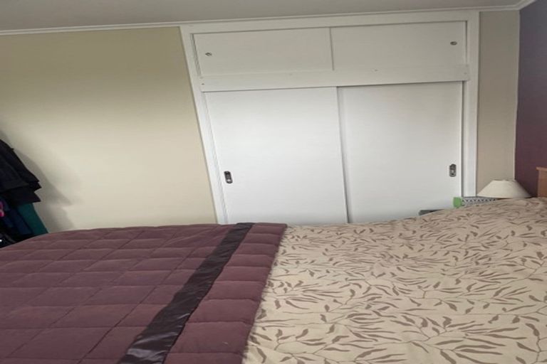 Photo of property in 1/25 Regency Place, Sunnynook, Auckland, 0632