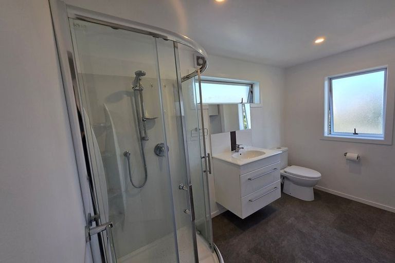 Photo of property in 2a Holiday Road, Stanmore Bay, Whangaparaoa, 0932