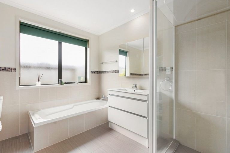 Photo of property in 111 Sterling Gate Drive, Bethlehem, Tauranga, 3110