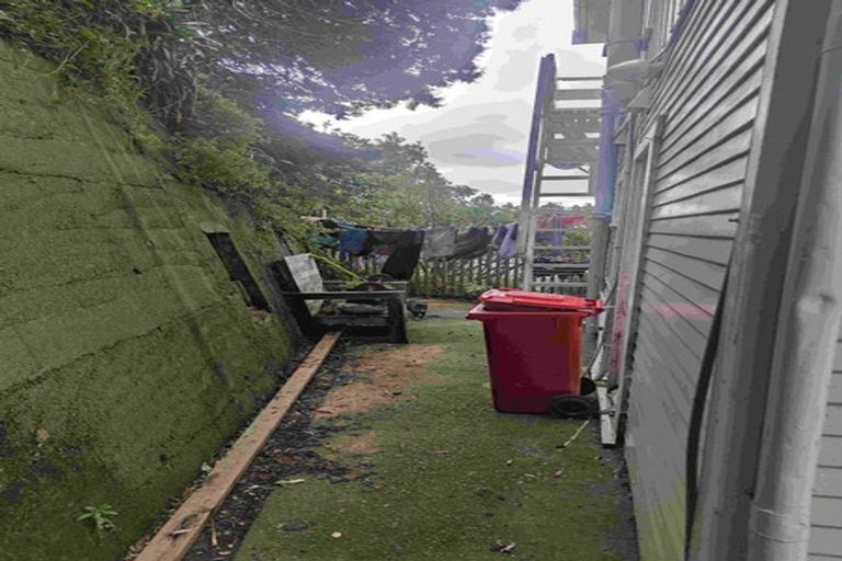 Photo of property in 2 Milne Terrace, Island Bay, Wellington, 6023