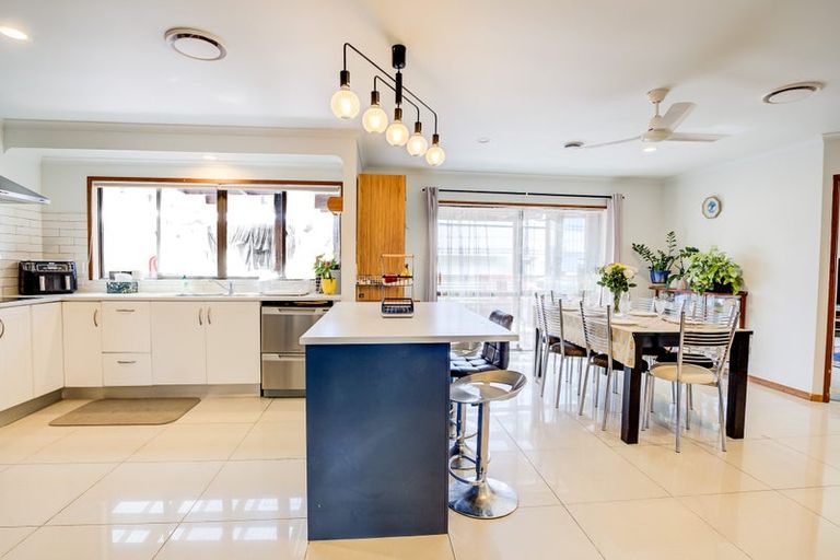 Photo of property in 1 Melfort Place, Nawton, Hamilton, 3200