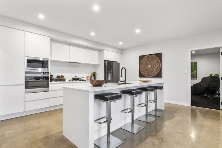 Photo of property in 42 Oceana Drive, Welcome Bay, Tauranga, 3175