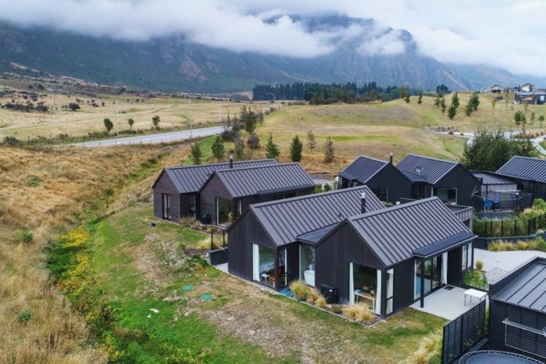Photo of property in 13 Kotuku Lane, Jacks Point, Queenstown, 9371
