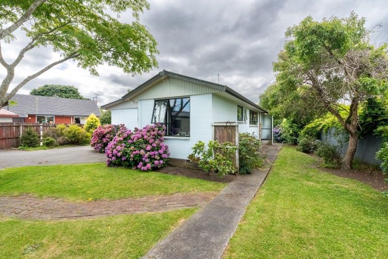 Photo of property in 19 Elwyn Place, Avonhead, Christchurch, 8042