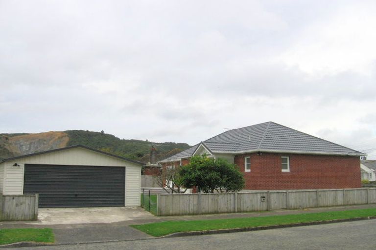 Photo of property in 79 Compton Crescent, Taita, Lower Hutt, 5011