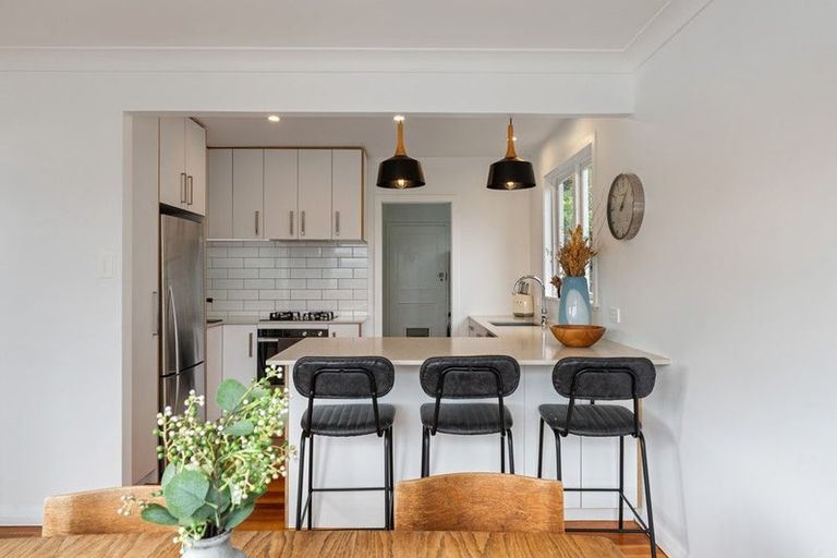 Photo of property in 11 Cavendish Square, Strathmore Park, Wellington, 6022