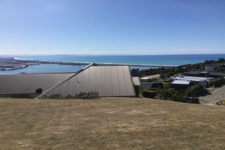 Photo of property in 4 Bluewater View, Mount Pleasant, Christchurch, 8081