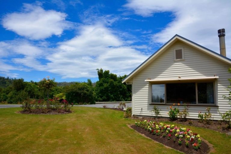 Photo of property in 264 Umere Road, Karamea, 7893