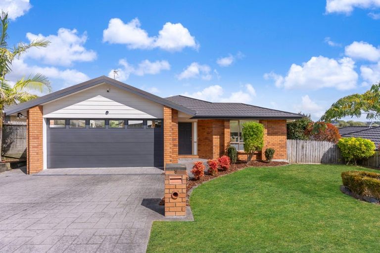 Photo of property in 5 Sunvista Avenue, Oteha, Auckland, 0632