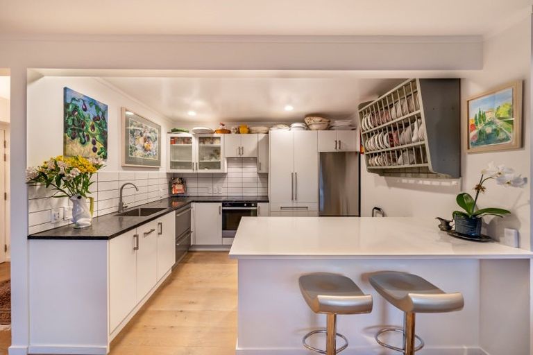 Photo of property in Tennyson Apartments, 4/25 Tennyson Street, Te Aro, Wellington, 6011