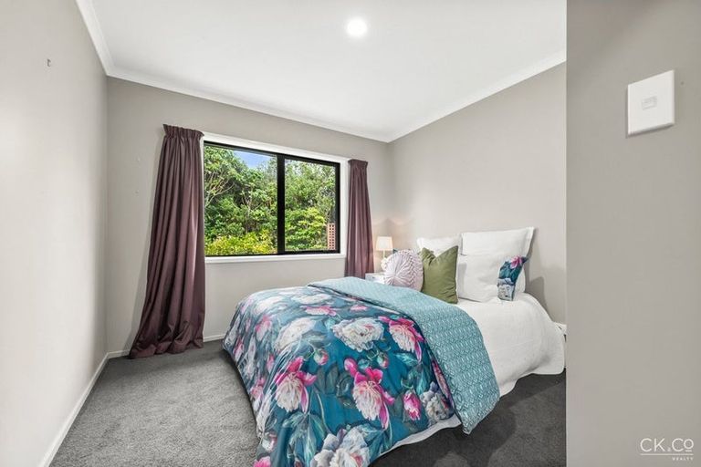 Photo of property in 3 Streets Way, Timberlea, Upper Hutt, 5018