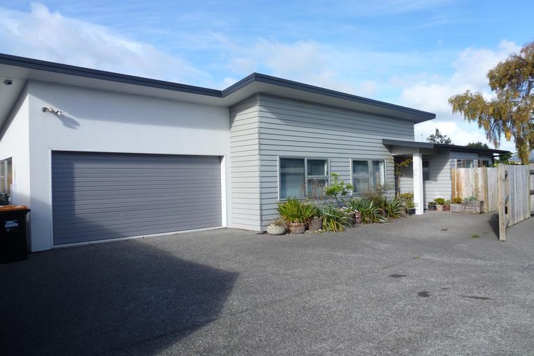 Photo of property in 28a South Street, West End, Palmerston North, 4410