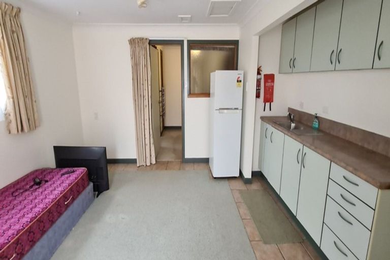 Photo of property in 48 Woodstock Road, Forrest Hill, Auckland, 0620