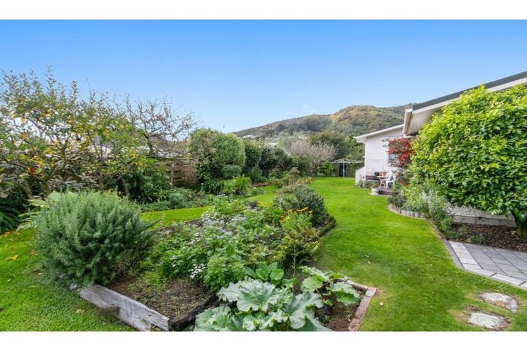 Photo of property in 13a Norton Park Avenue, Fairfield, Lower Hutt, 5011