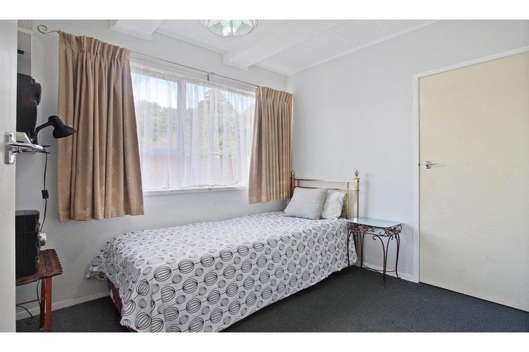 Photo of property in 2/46 Chartwell Avenue, Glenfield, Auckland, 0629